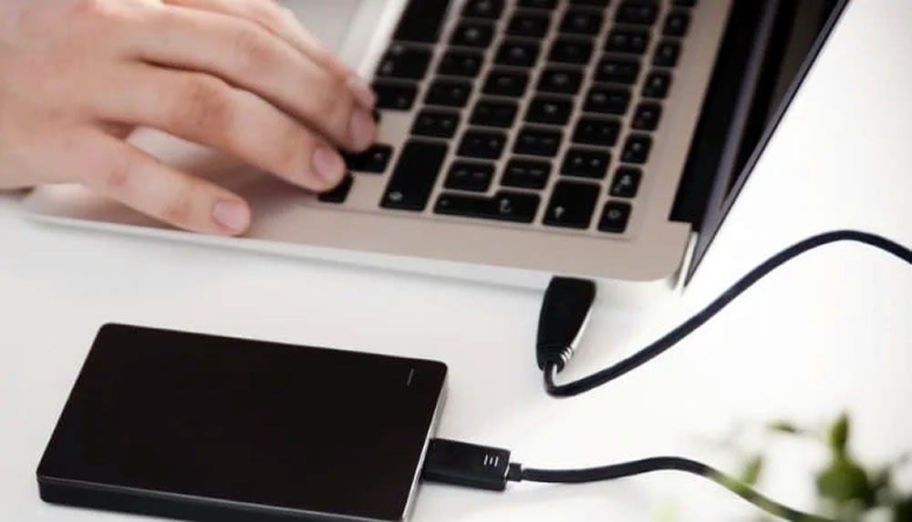 laptopun pil ömrünü uzatma yolları harici bağlantı girişleri