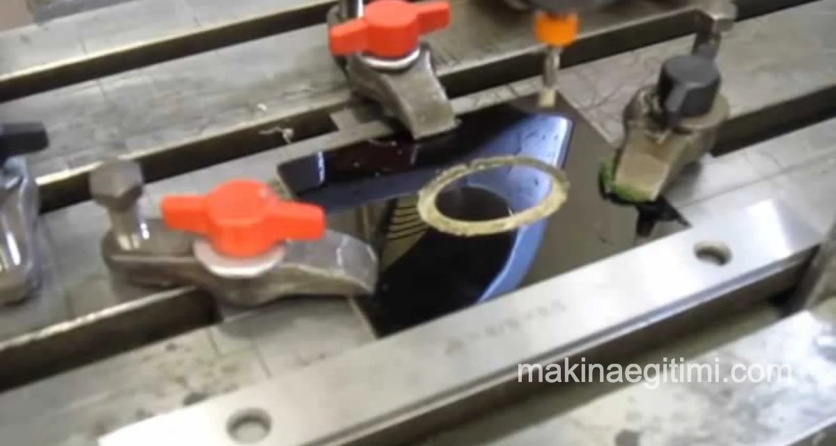 What Is a Pantograph? How Does It Work? What Is a Pantograph? How Does It Work?